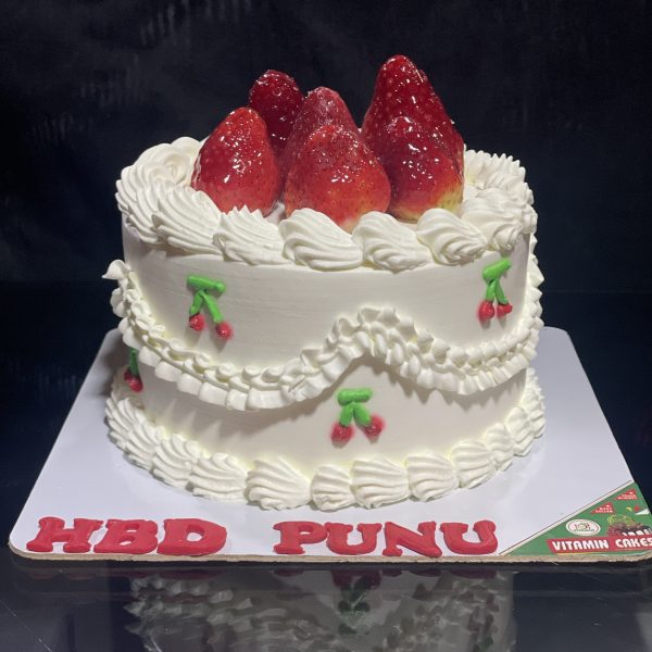 Premium Strawberry  cake 1.5lbs